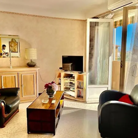 Donat Yourhosthelper Cagnes-sur-Mer